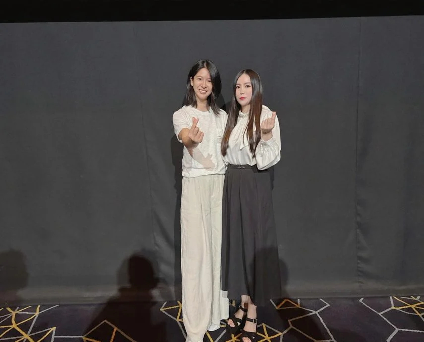 《姐妹的旋律》口碑持续发酵 安映霏现身戏院谢票