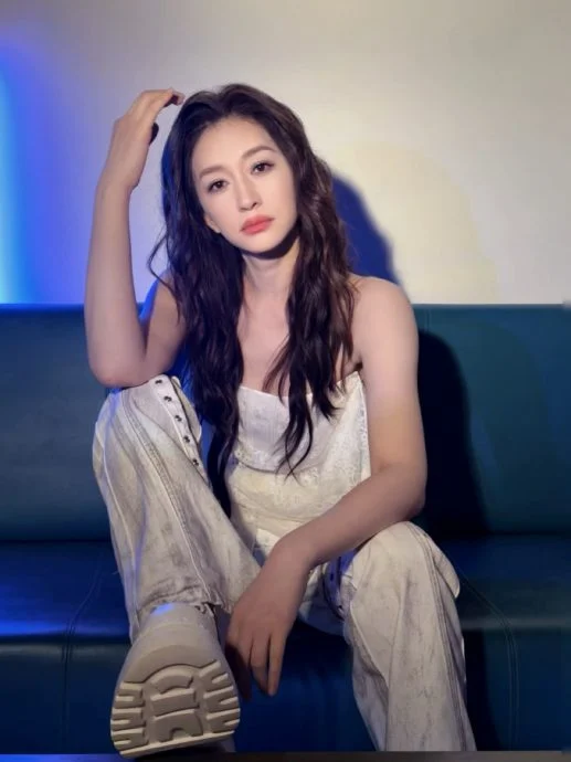 《浪姐7》李小冉惊爆离婚 去年低调结束11年婚姻