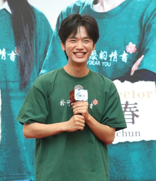 《给阿嬷的情书》主创派“侨批”掀疯抢 阿嬷级粉丝激动合照