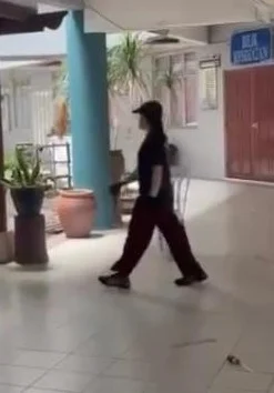 万津校园伤人案|下课爆持刀伤人案 中三女生买面包后遇袭