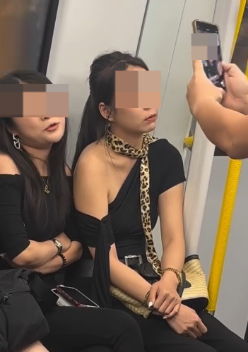两女硬挤一座位吓哭小孩 港铁车厢爆骂战“拍啊!让我出名!”