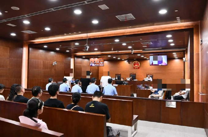 中国成都火锅店回收“口水油”给客人食用 5人全被判刑