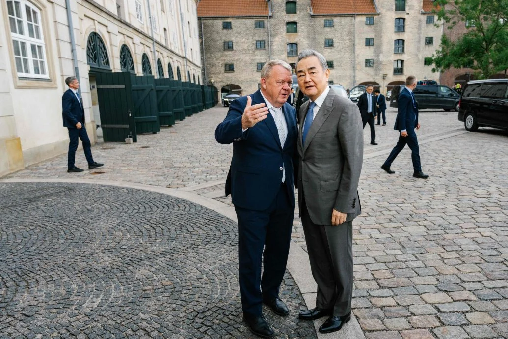 中国挺俄损名声 丹麦外长:王毅访北欧将收到制裁警告