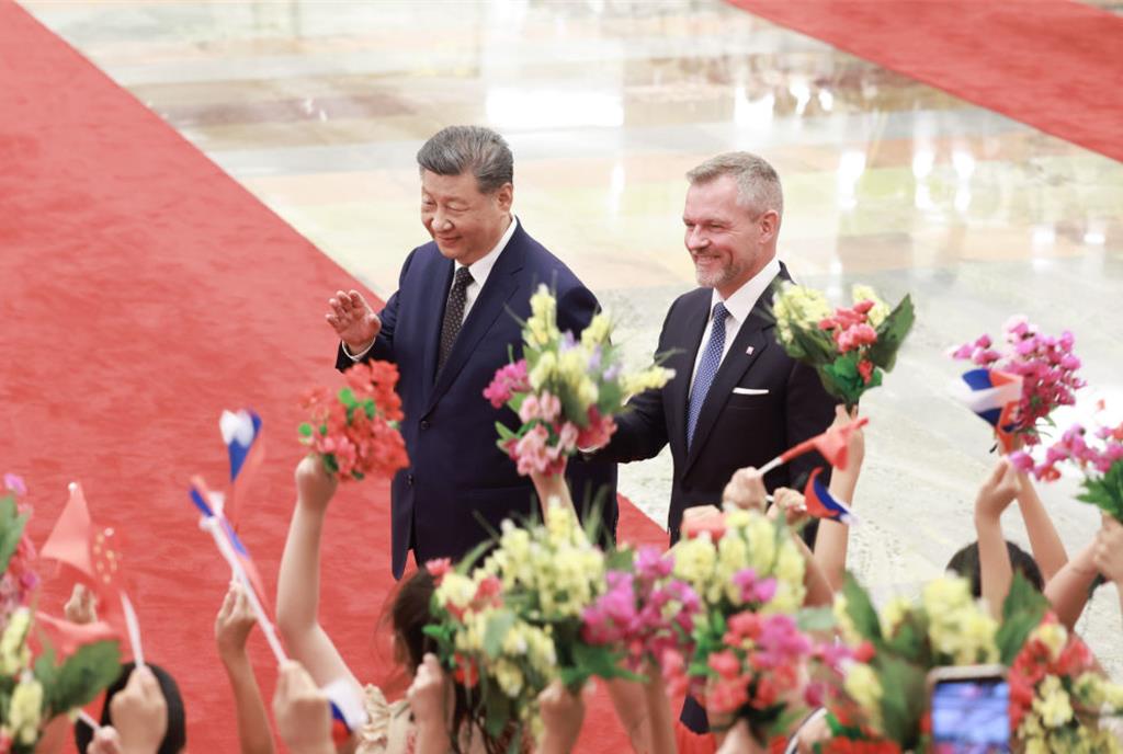 习近平会见斯洛伐克总统 盼坚持友好合作主旋律