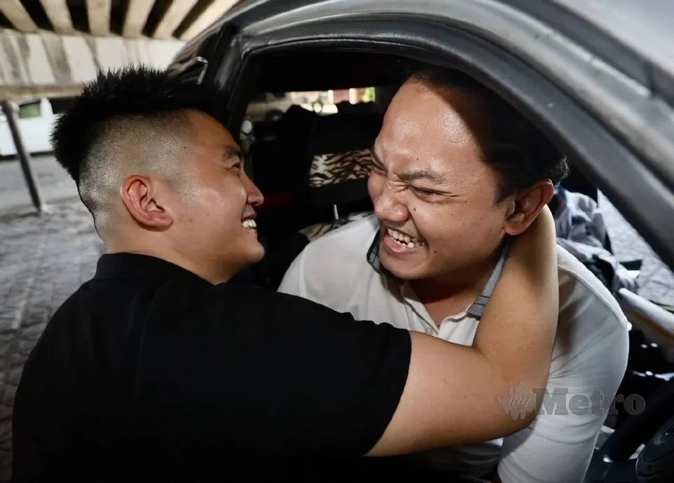 二手笔电企业家伸援手 探望住车青年送暖