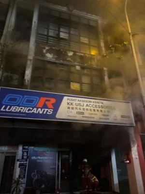 仅供网/梳邦再也USJ 9汽车配件店火灾