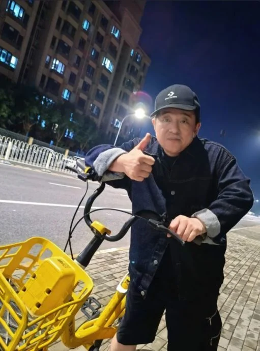 伦敦访麦戴蒙遇火警 郑裕玲虚惊一场