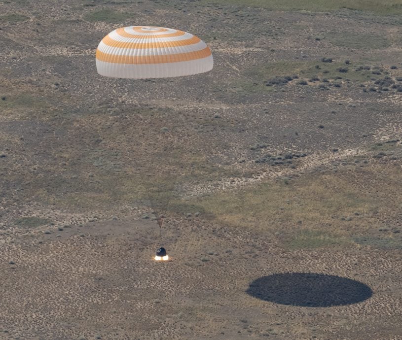 俄“联盟MS-28”载人飞船 携3名太空人返回地球