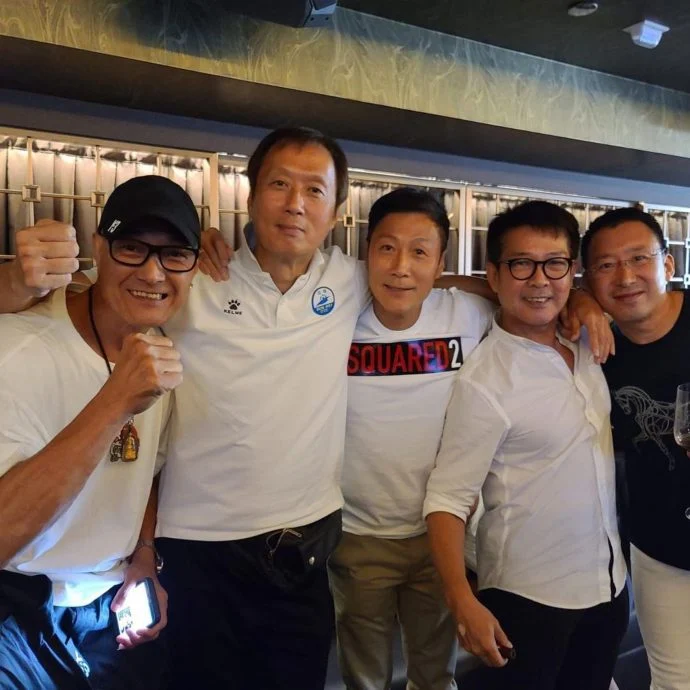 元彪难得与程东刘锡明同框 卢惠光:有彪哥在才这么正经