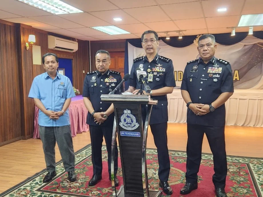 登嘉楼总警长拿督莫哈末凯里表示,周二上午发生的瓜登一所宗教中学中二女学生在校园疑企图跳楼事件,与霸凌无关