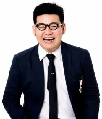 关栋铭生前爱热闹 张顺源邀友送最后一程
