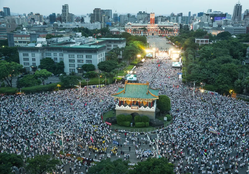 凯道万人集会 民众高喊“食安沦陷”促赖政府下台