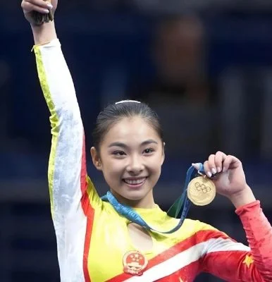 刘璇昏倒半小时狂吐15次 送急诊全身抽搐