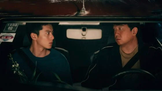 区秀屏/《黑夜告白》黑夜里冉冉升起的光