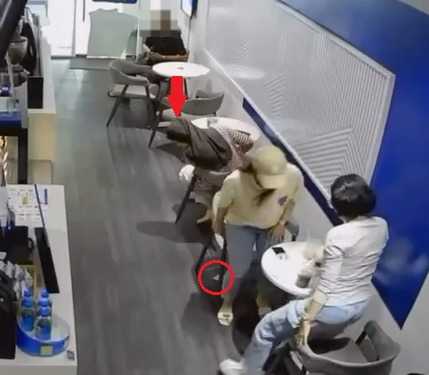卡包遗落咖啡店疑遭女子取走 事主公开监控画面寻人