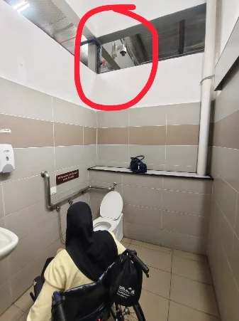 **即时国内**无障碍厕所隔墙惊见监视器 PLUS:已移除并检讨