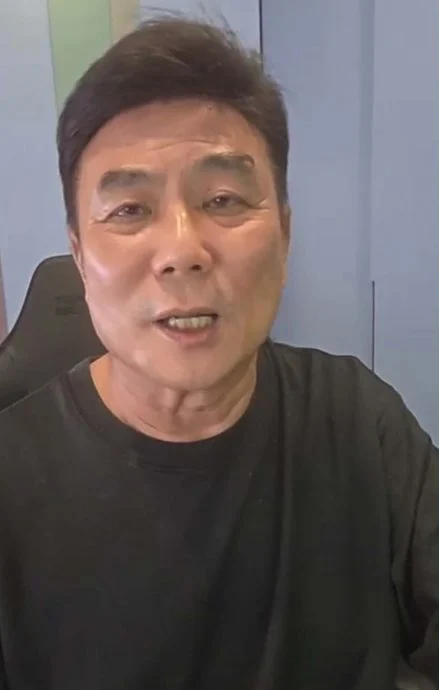 原定明日在吉隆坡办脱口秀 梁志强突开直播宣布延期