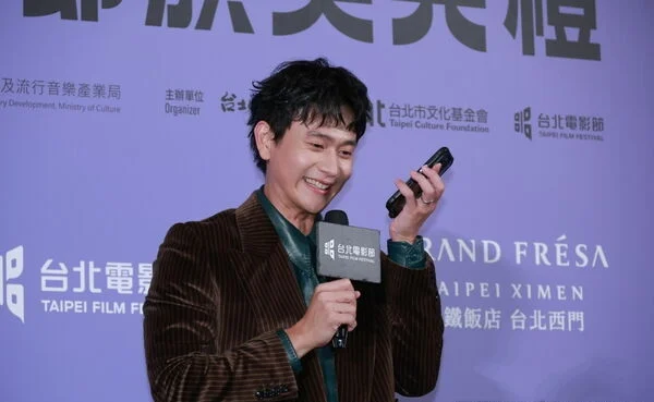 台北电影奖|出道47年首夺男配角 田启文喊话周星驰求涨工资