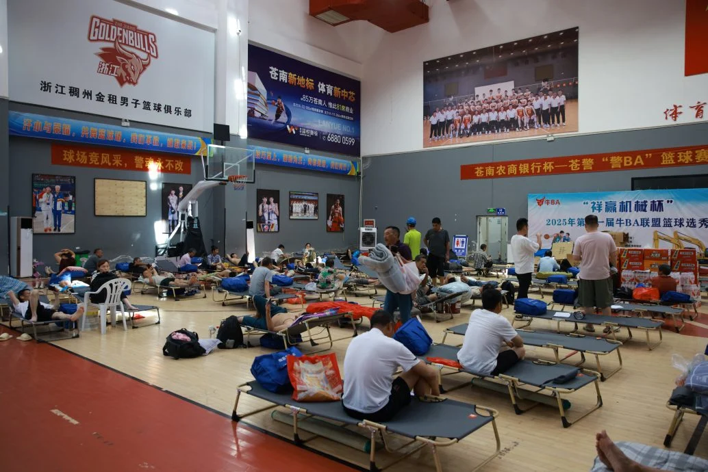台风巴威直扑浙江 中国疏散超过90万人