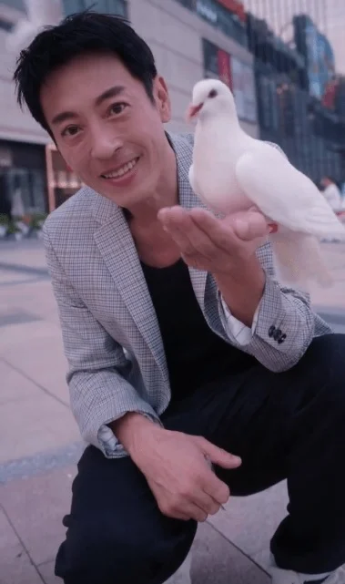 吕颂贤忆肺部感染险死过程 自曝留医“见到刘德华”
