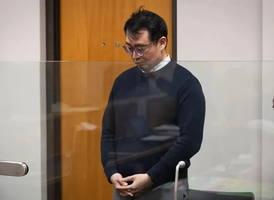 在游泳馆6年偷拍400人 纽西兰华裔会计师判1年居家监禁