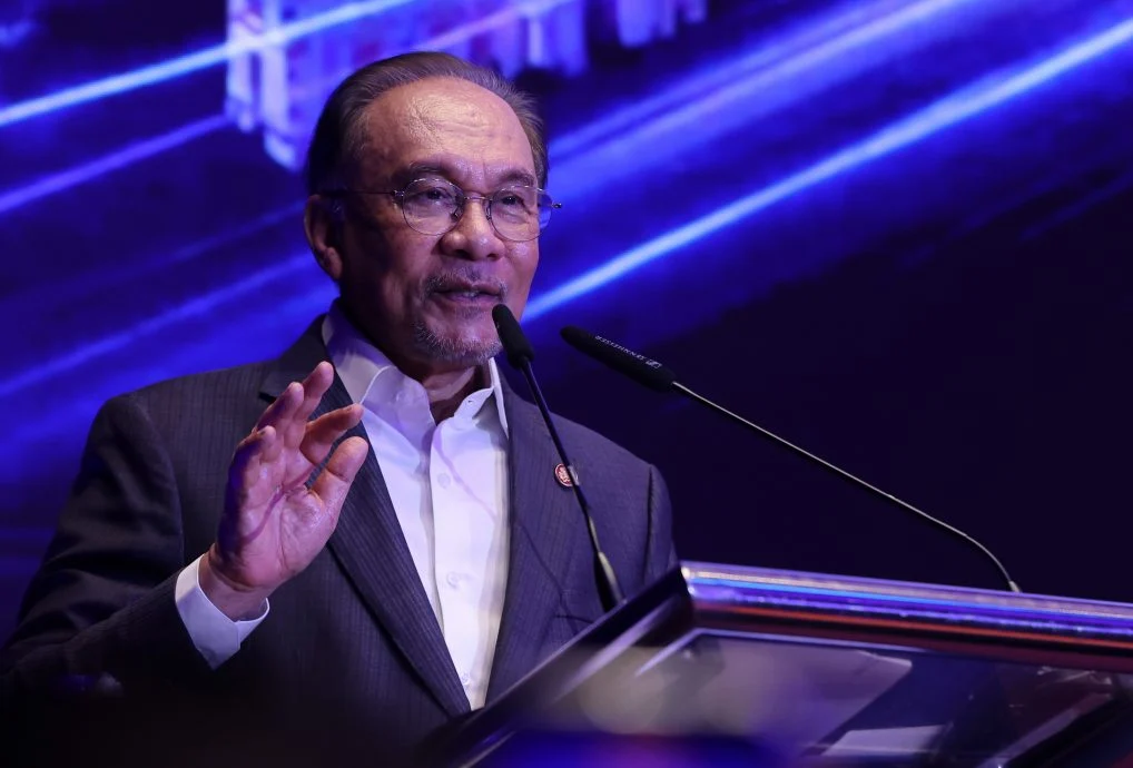 已签//AI Malaysia命名听部长意见 安华自嘲“证明了安华听DAP的”
