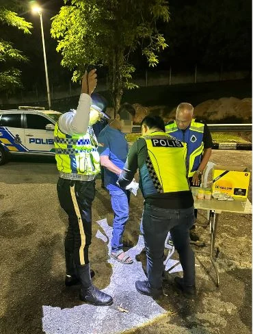 已签发/3个月121名罗里司机尿检不过关被捕·大部分落网者吸食冰毒