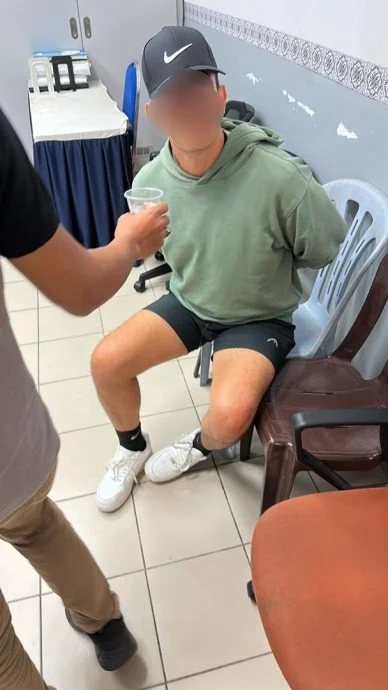 已签发//印尼男艺人大闹KLIA辱骂职员·遭警逮捕延扣4天