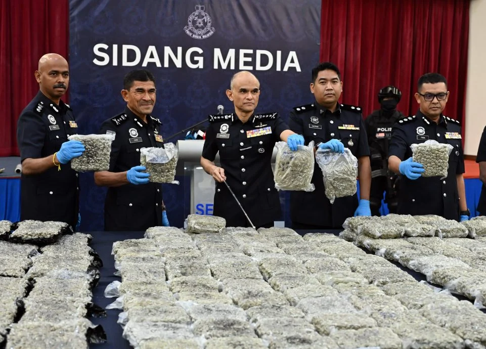 已签发//雪警一周再破6毒品案·捕7男女起获大批大麻花