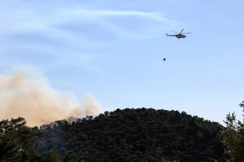 希腊多地爆发野火 3消防员殉职