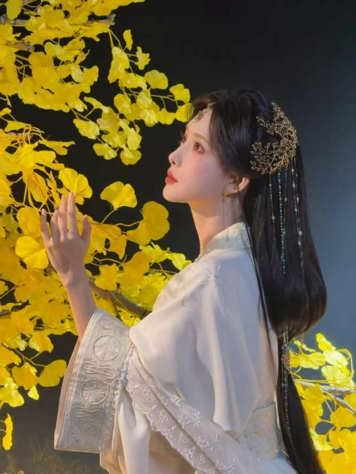 拍《百花杀》突长针眼 孟子义只拍半张脸