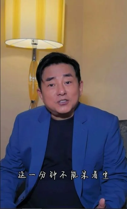 搭车爆冲突与司机对骂 疑似吕方爆粗被讽“死矮仔”