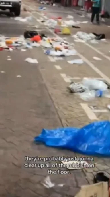 收摊后满地垃圾鼠患成灾 外国游客曝光茨厂街恶劣卫生状况