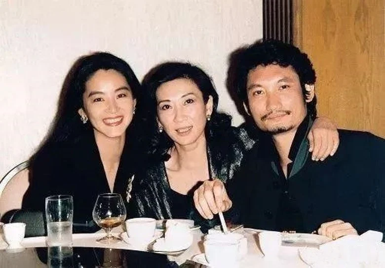 施南生离世︱林青霞不舍恸别闺蜜 成龙甄子丹等群星悼念