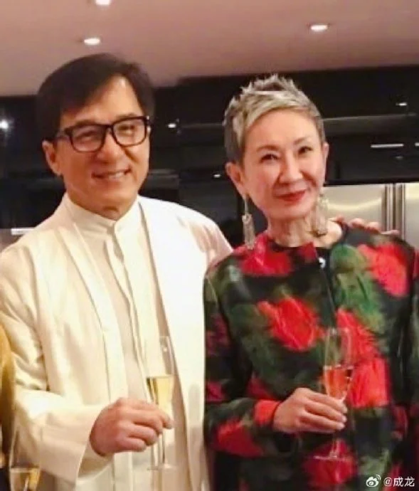 施南生离世︱林青霞不舍恸别闺蜜 成龙甄子丹等群星悼念