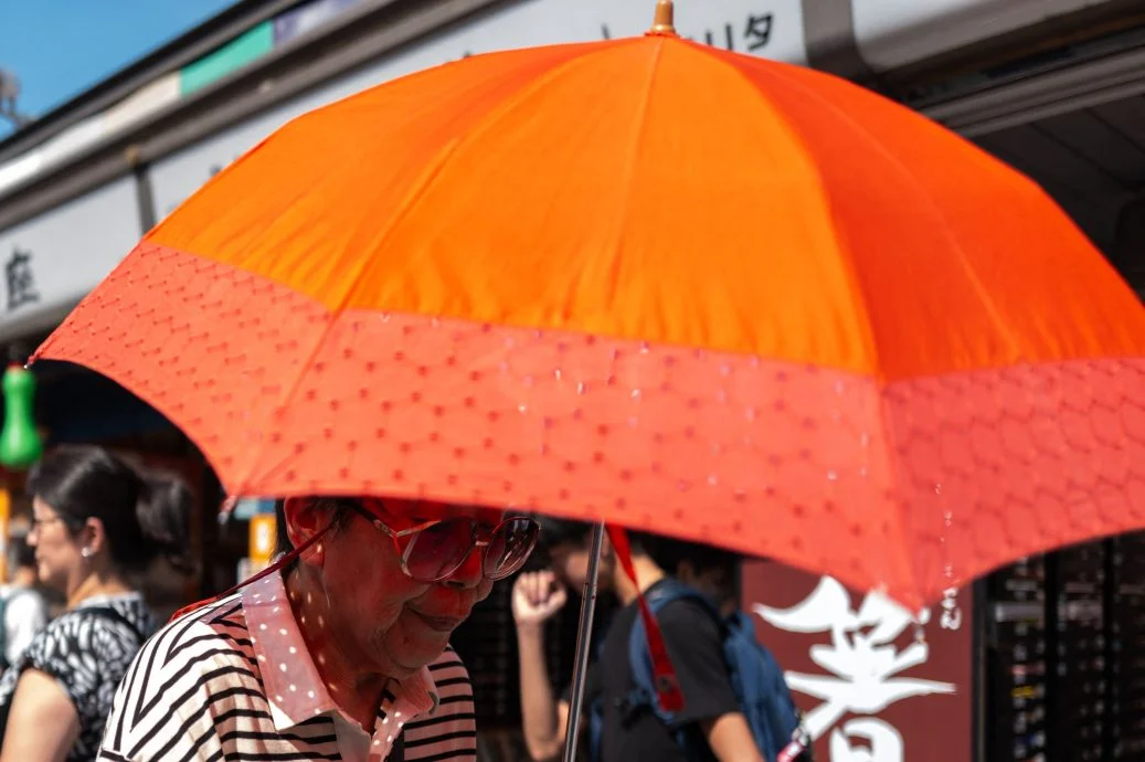 日本极端天气夹击 关东暴雨成灾、北海道飙35度高温