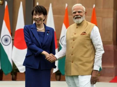 日本首相访印度 两国签署多项合作协议