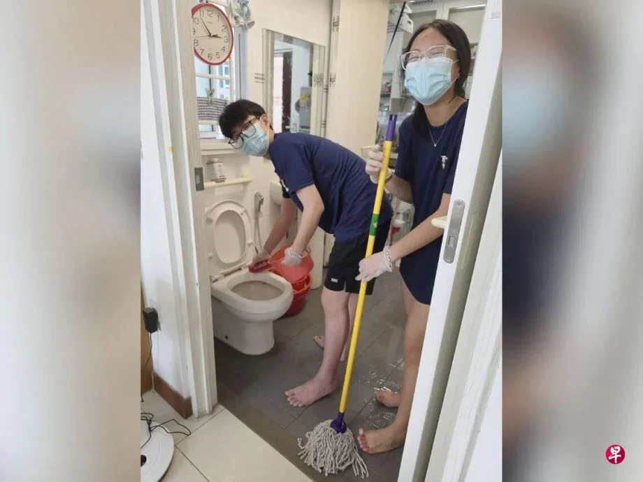 暖势力:第一次洗厕所 献给陌生长者