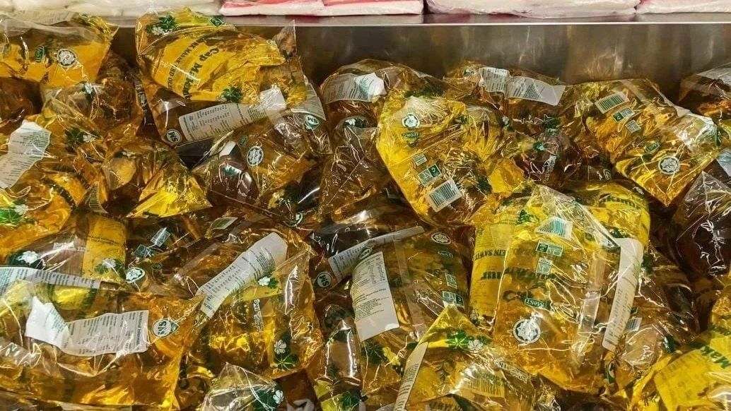 杜绝补贴食油遭滥用 未来购买须新版身份证验证