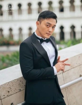 杨明庄思明吉隆坡结婚照曝光 大钟楼见证浪漫幸福时刻