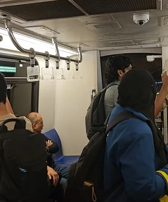 格拉那再也线早高峰混乱!列车频繁急刹过站不停 Rapid KL提醒预留出行时间