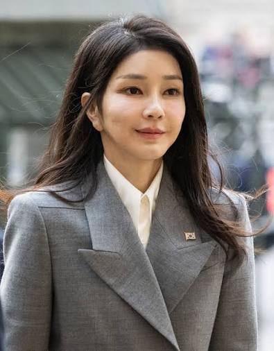 涉在总统官邸搬迁项目受贿 金建希将受检方传唤