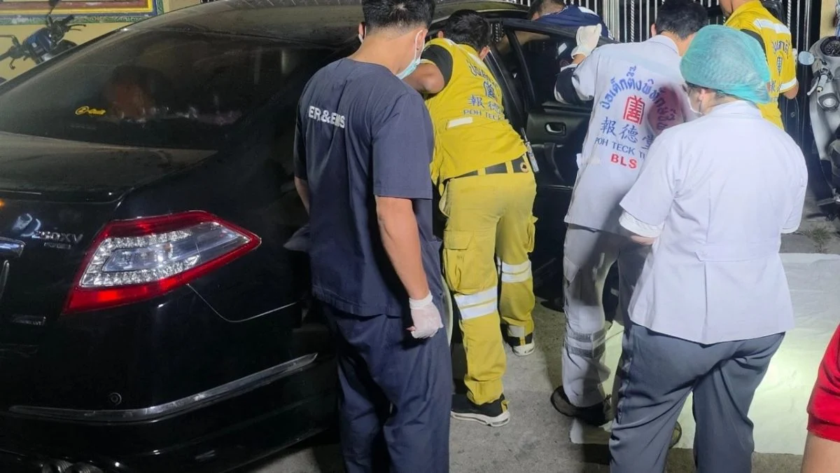 深夜车内有脚顶椅背 男子转头惊见女尸躺后座