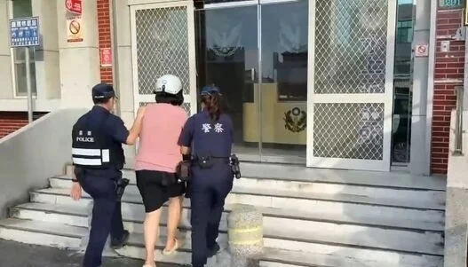 照顾老幼还长期被家暴 人妻15刀捅死丈夫 判监7年