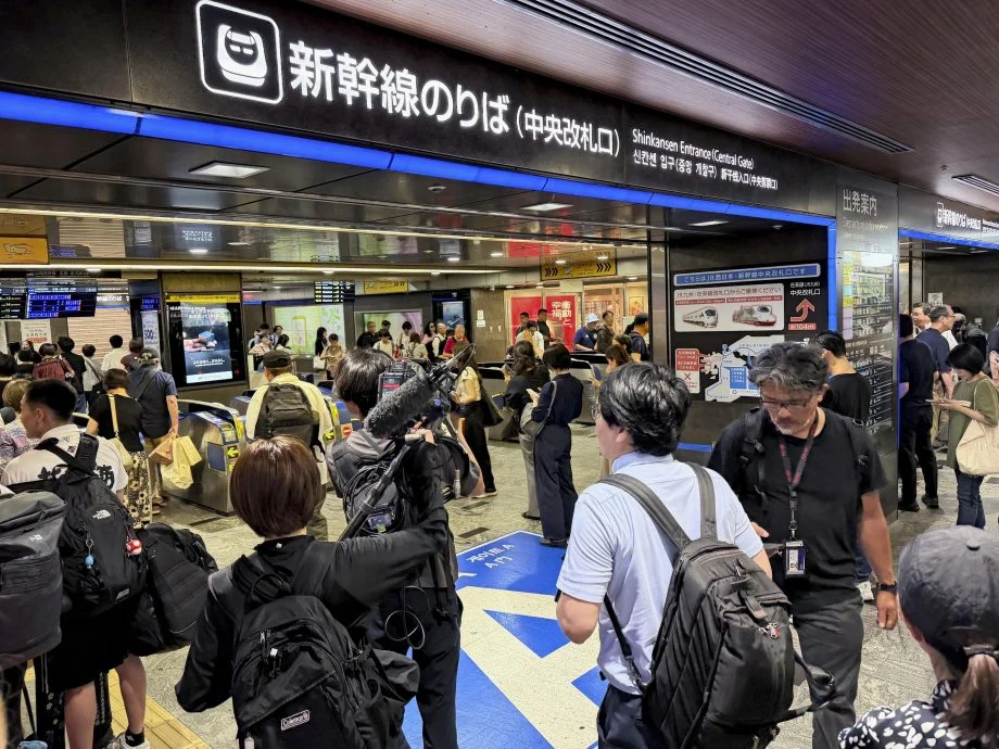 熊本强震“剧烈摇晃”10秒站不稳!电脑萤幕砸落 多处发生火灾