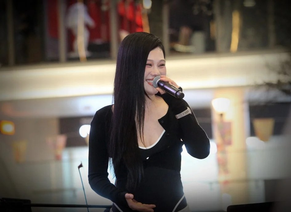 现身大马为808巡演造势 袁娅维演唱失误脱口喊“Paiseh”