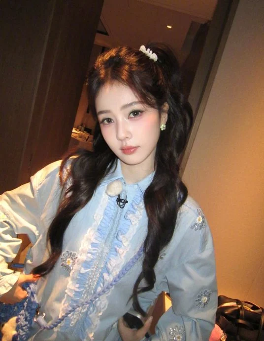 白鹿宣布告别10年老东家 于正感慨像嫁女儿
