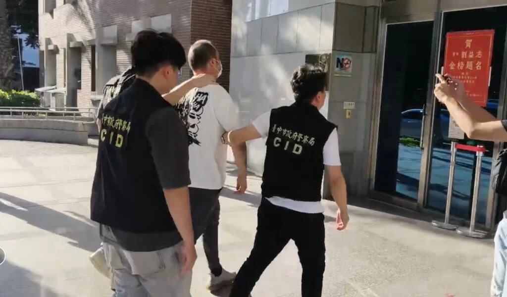 矢板明夫遭攻击 持香港护照中国男子出境前落网