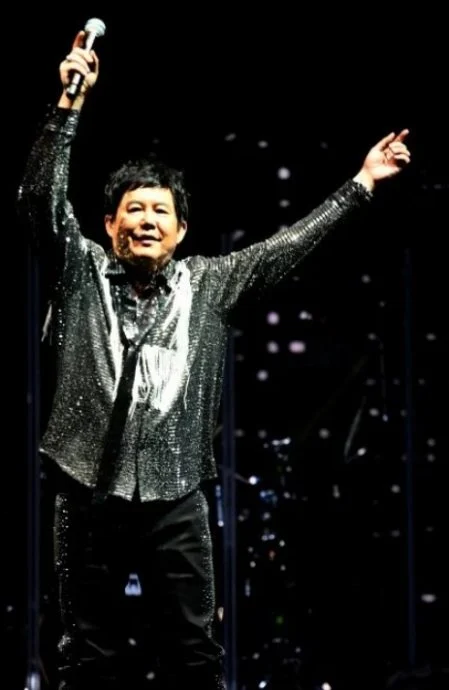 网买二手包翻出32年前全家福 寻人启事惊揭主角是熊天平