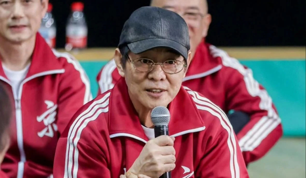 自爆8岁遭同学侮辱亡父 李连杰怒追痛殴报复